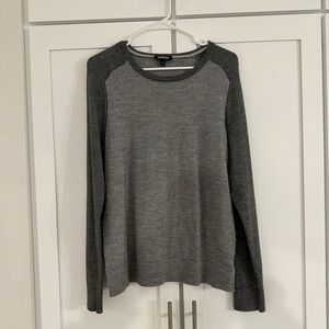 Men’s Gray Express Sweater Size Large